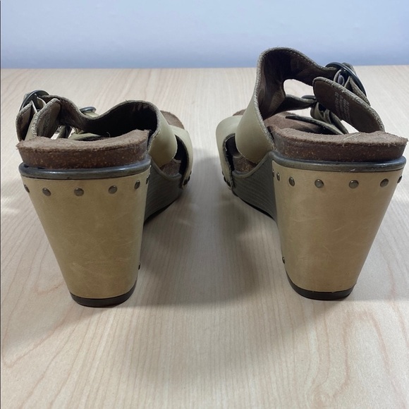 Dansko Fern Tan and Brown Wedge Shoes with Comfort Design - Picture 3 of 9